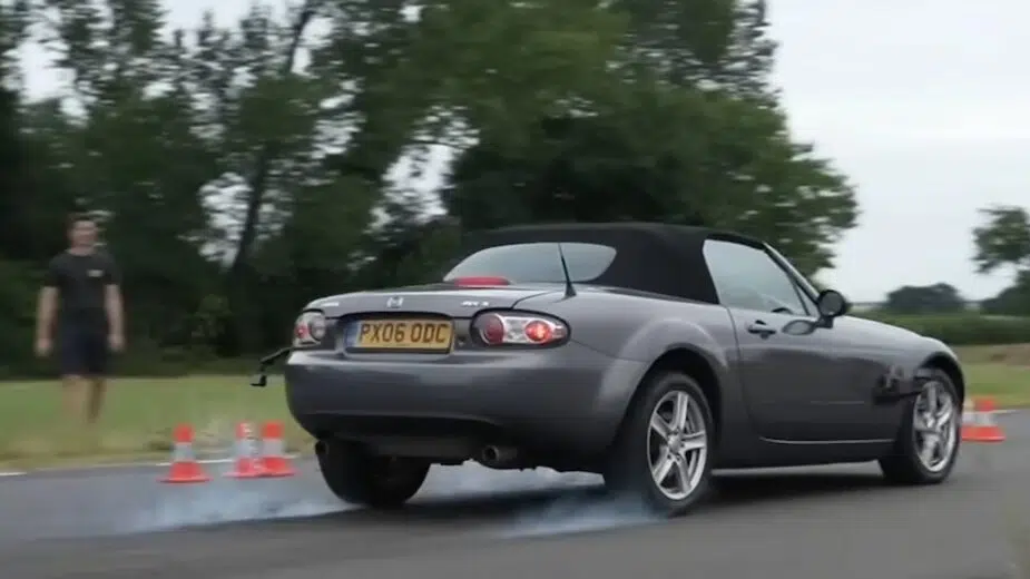 mazda mx-5 NC a travar a fundo