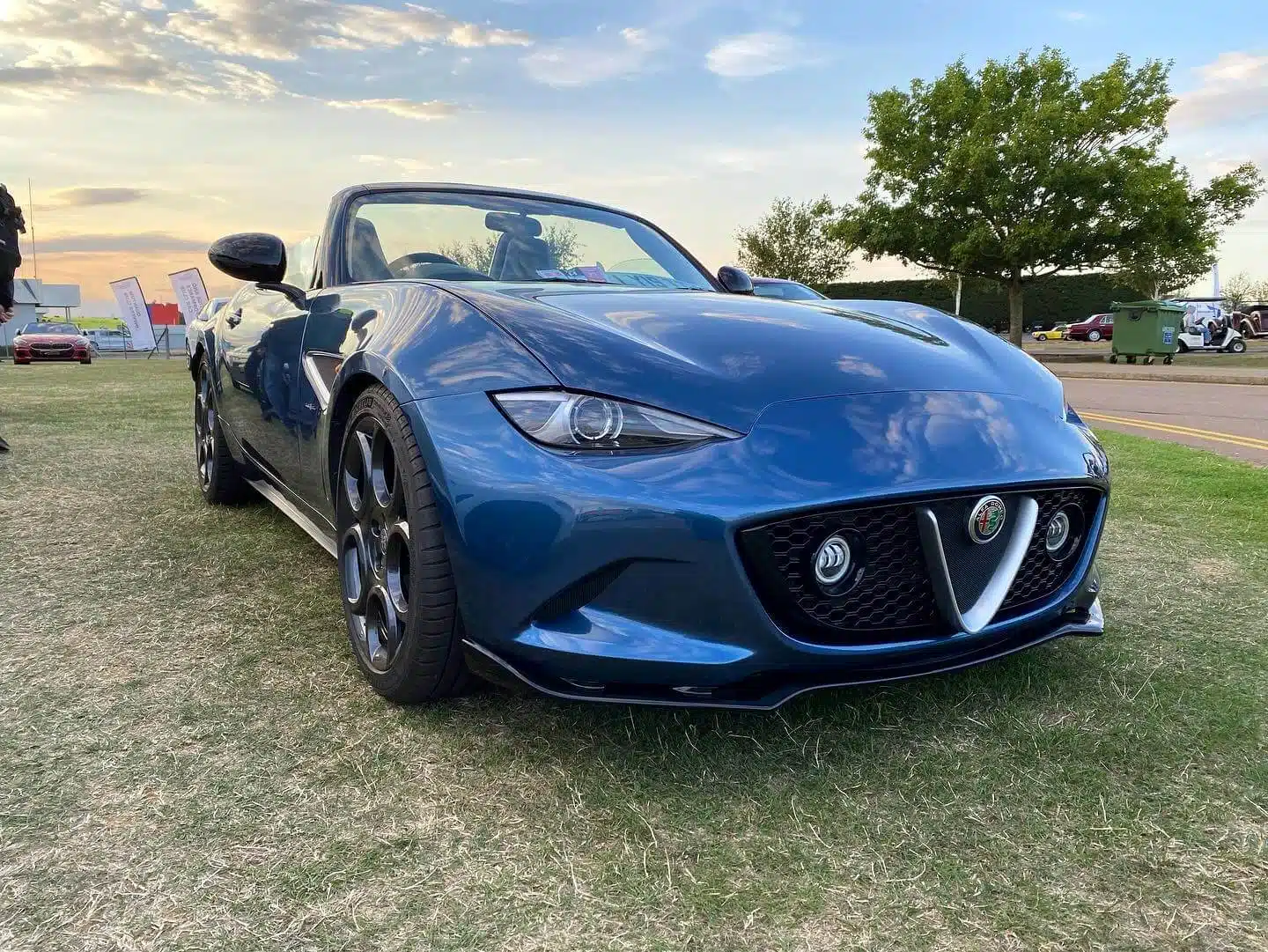 Mazda MX-5 com frente Alfa Romeo