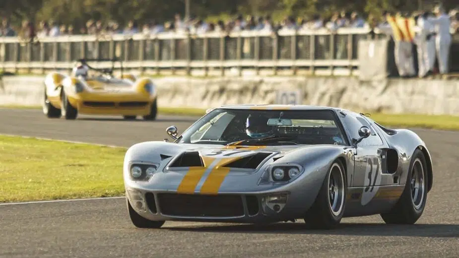 Ford GT40 em circuito Goodwood Revival 2021