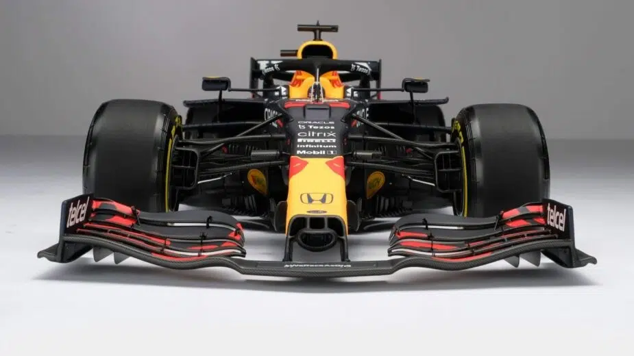 Red Bull RB16B vista dianteira