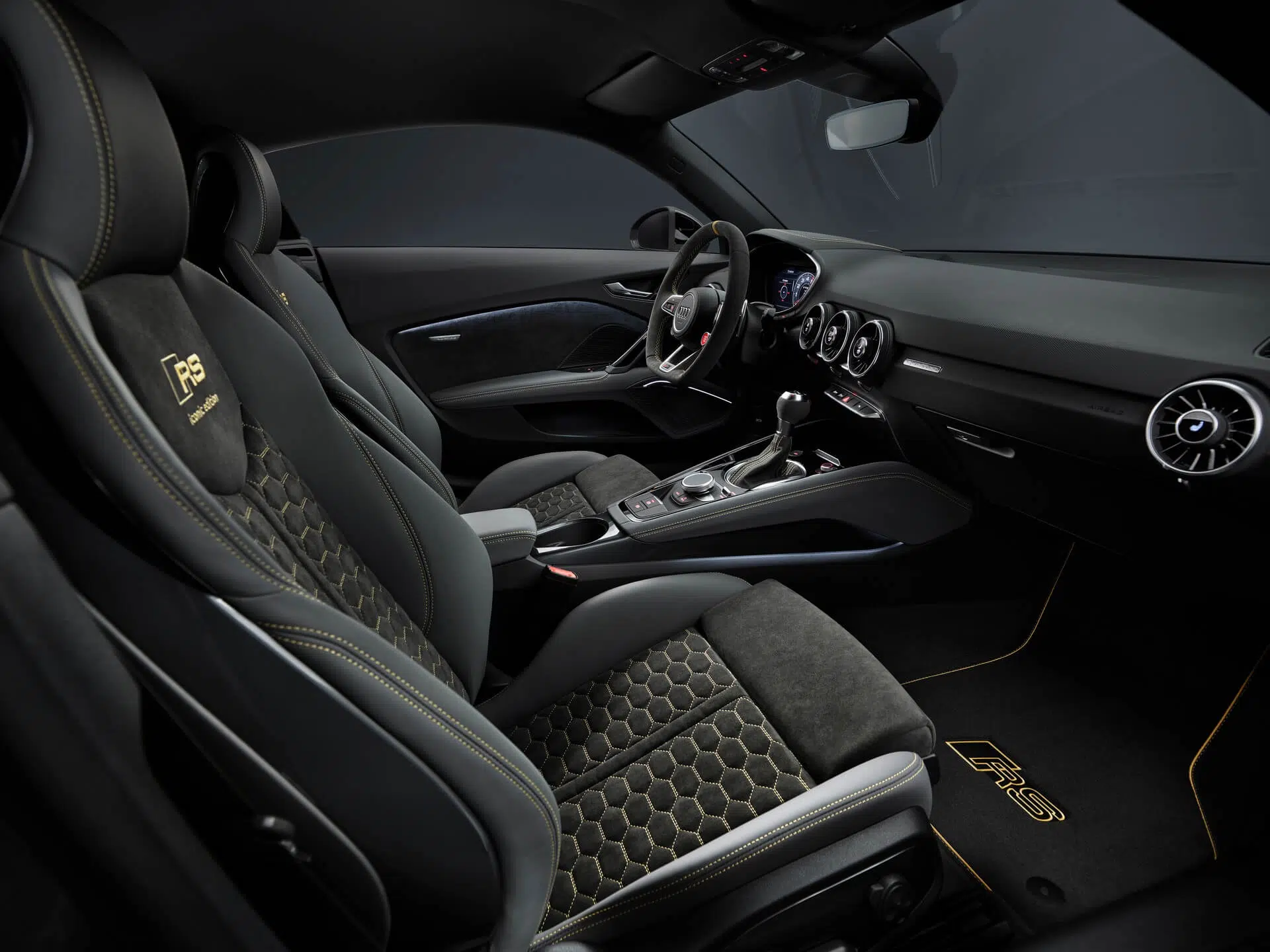 Audi TT RS Coupé iconic edition interior