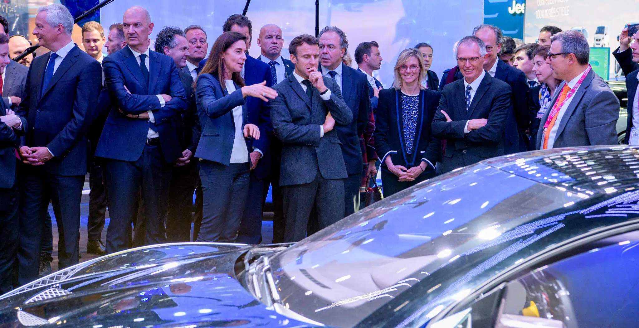 Emmanuel Macron com Carlos Tavares no Salão de Paris