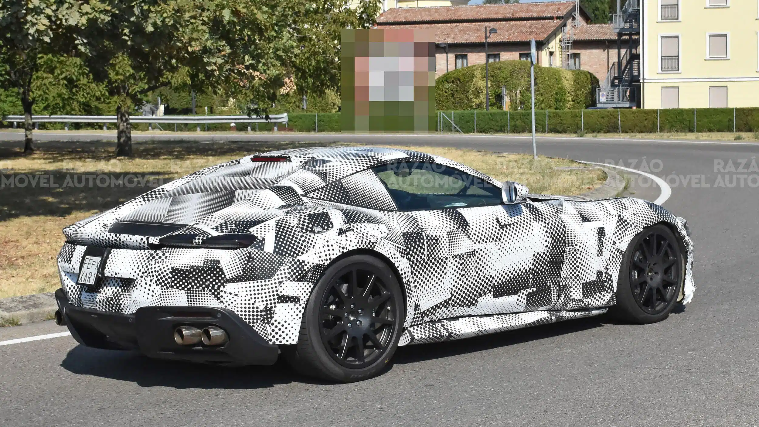 Ferrari v12 testes