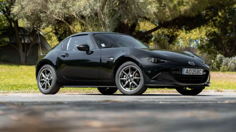 Mazda MX-5 RF vista dianteira 3/4