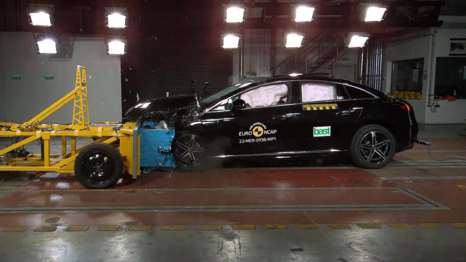 Mercedes-Benz EQE Euro NCAP teste-2