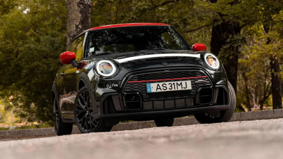 MINI JCW Pat Moss. A homenagem da MINI à primeira grande piloto de ralis