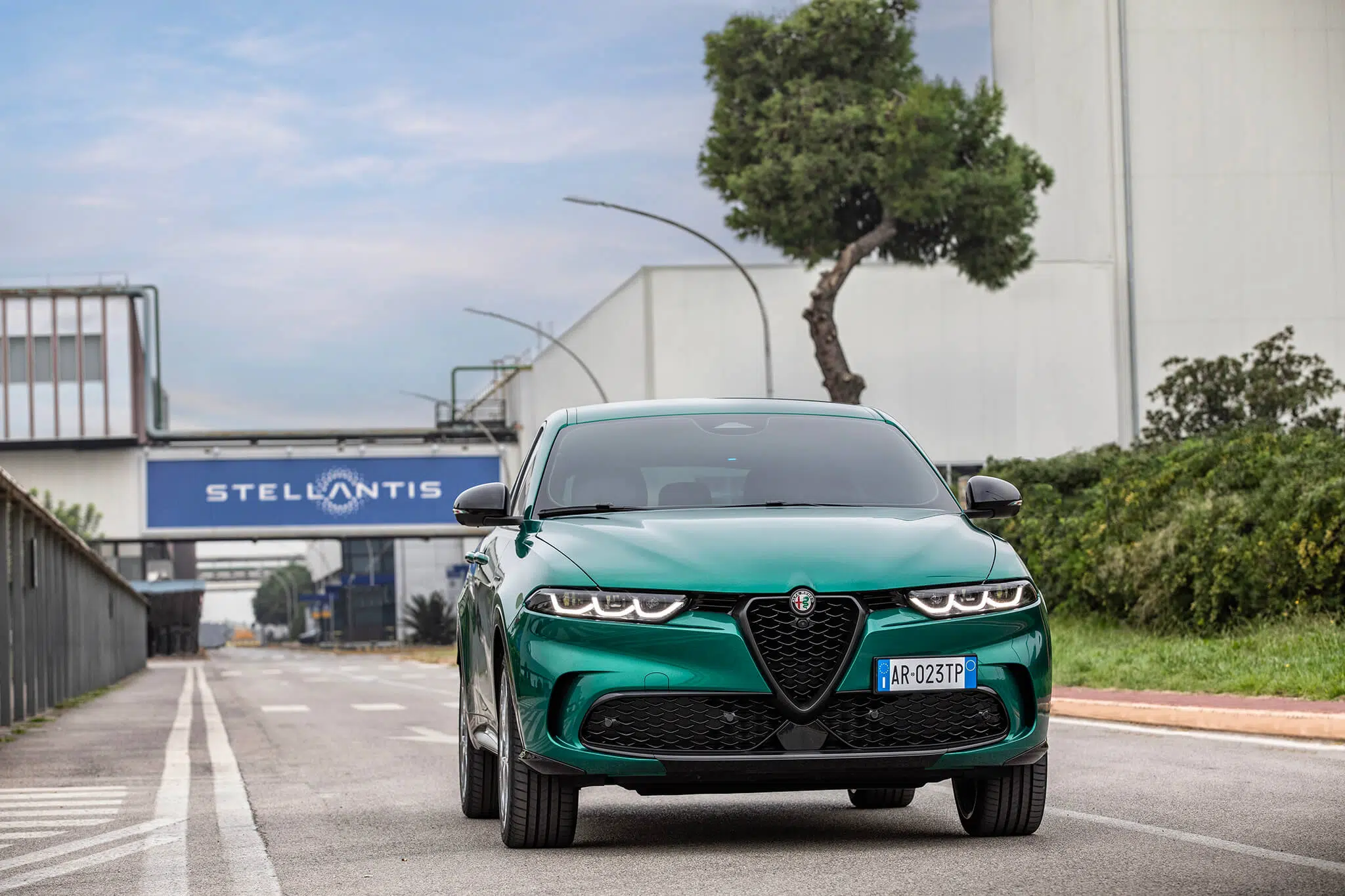 Alfa Romeo Tonale Plug-in Hybrid Q4 frente