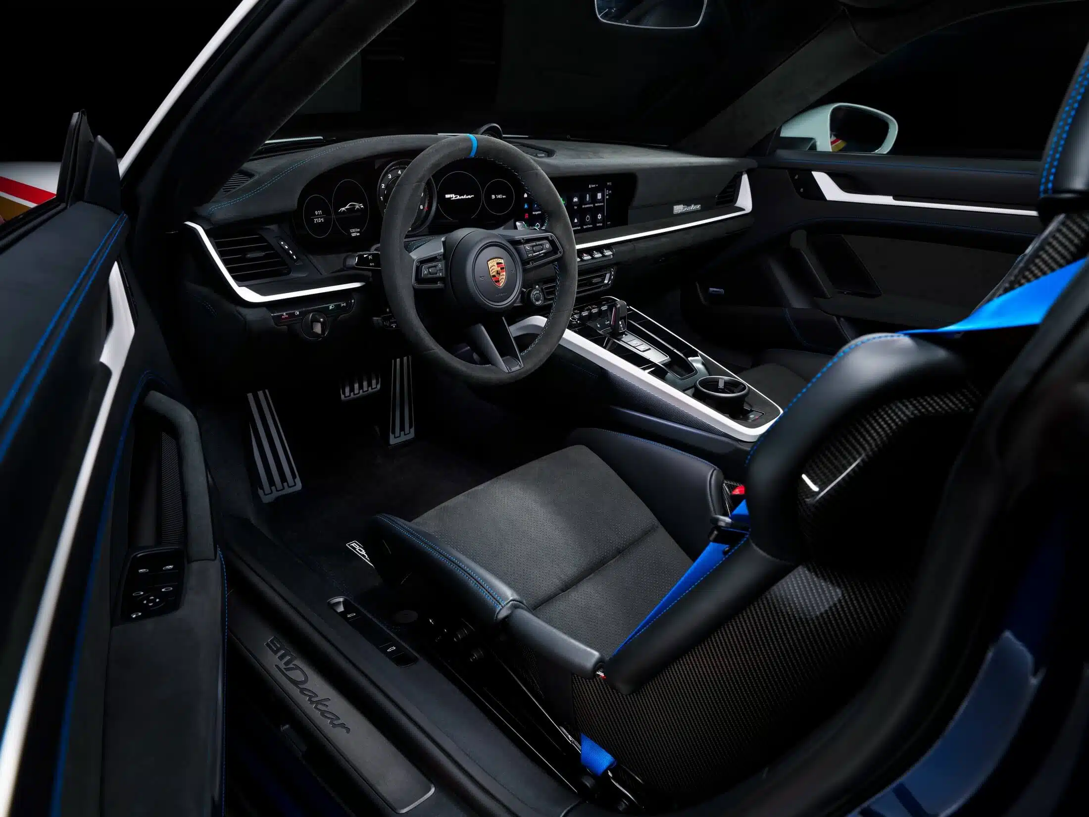 Porsche 911 Dakar interior