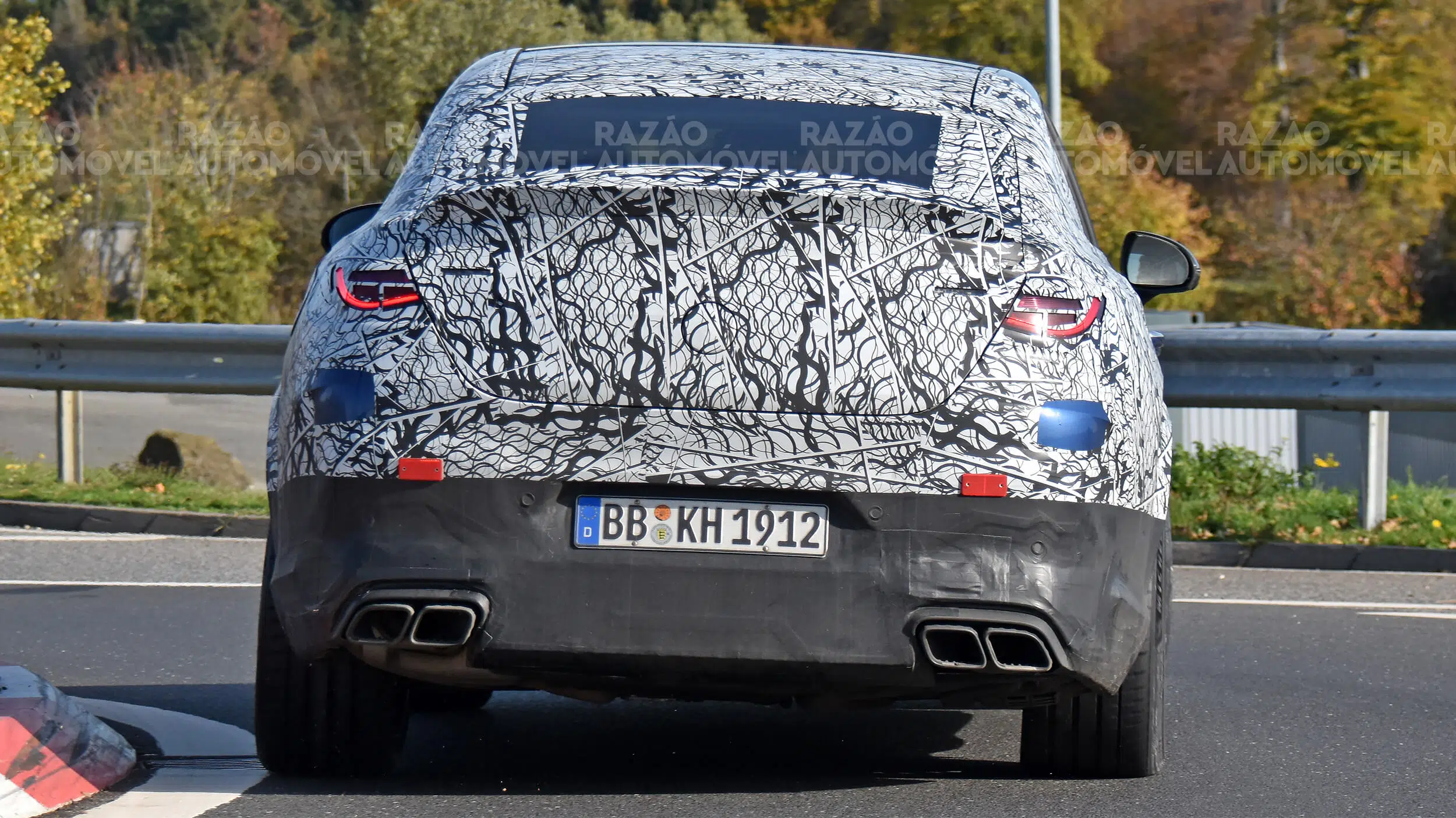 Mercedes-AMG GLC 63 Coupé vista traseira