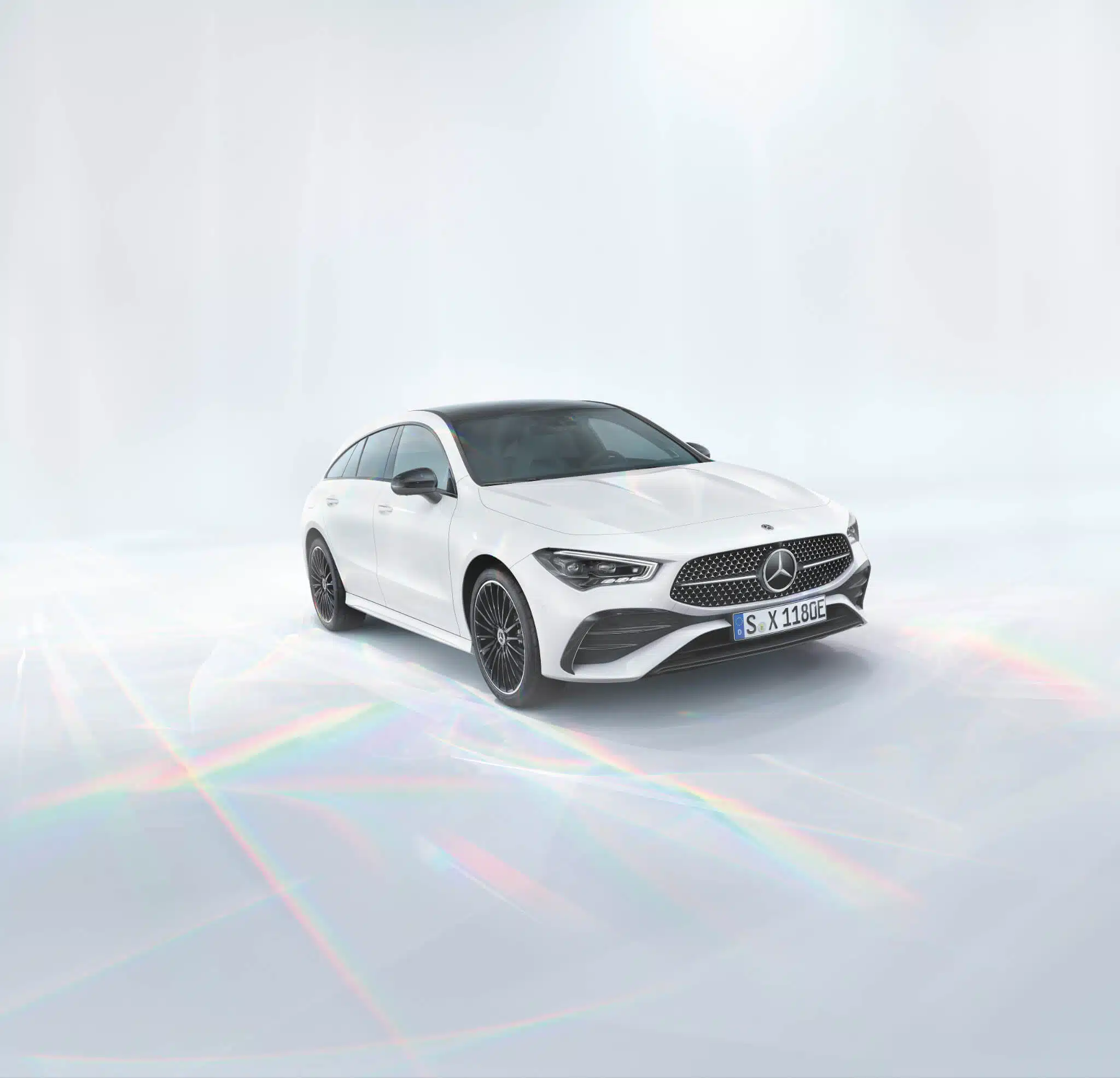 Mercedes-Benz CLA Shooting Brake vista dianteira 3/4