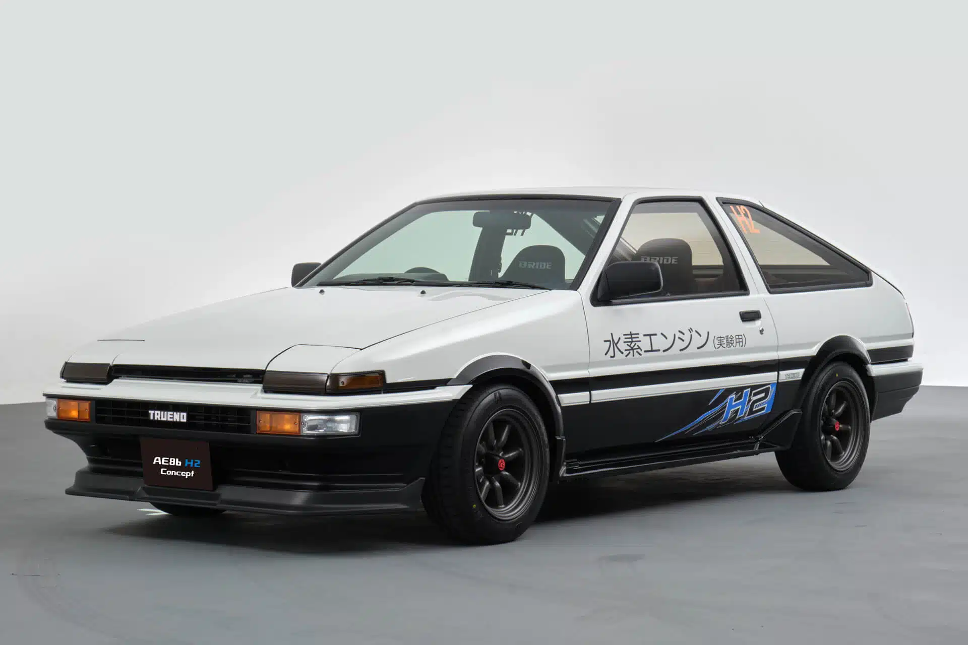 Toyota AE86 H2, frente 3/4