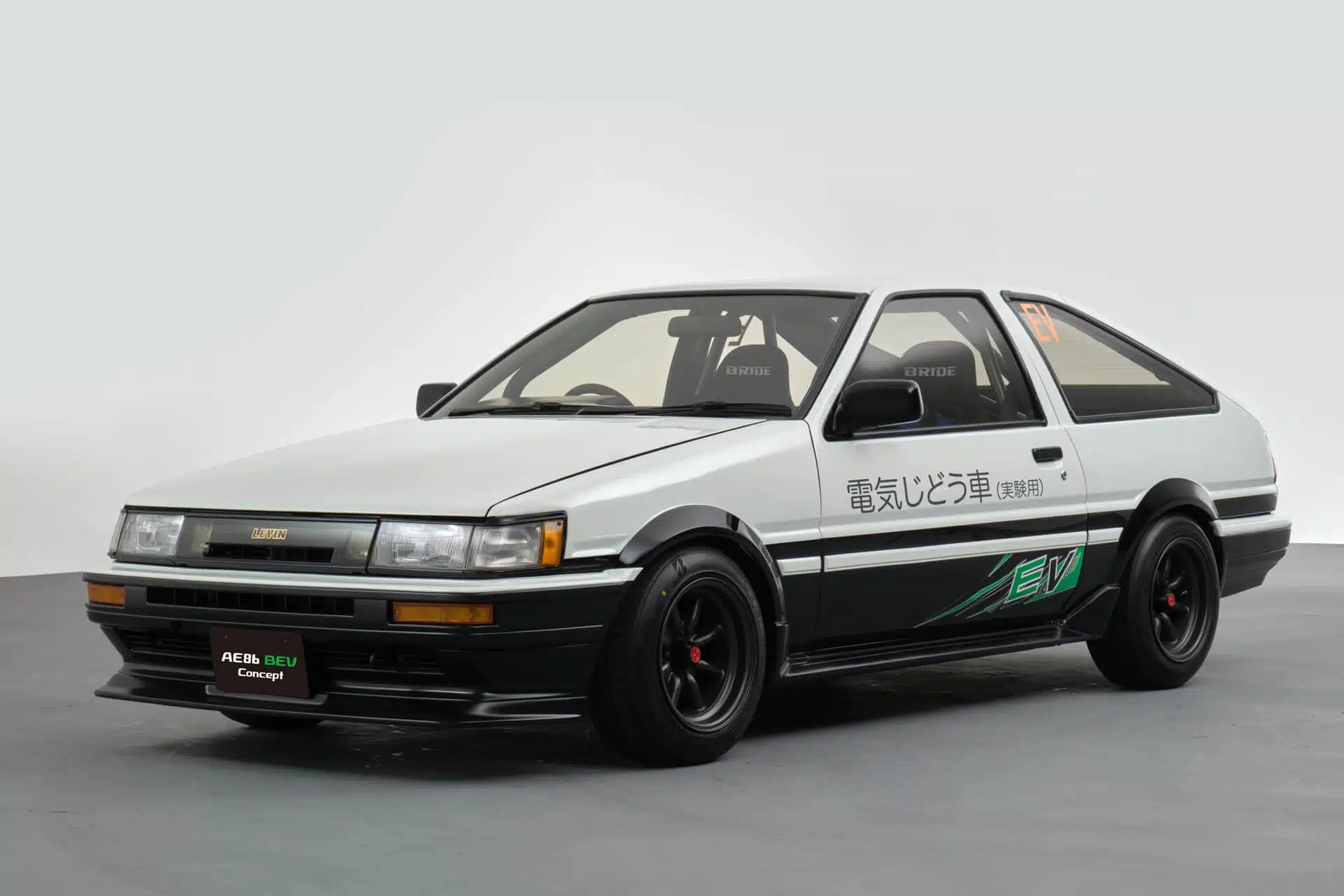 Toyota AE86 vista dianteira 3/4