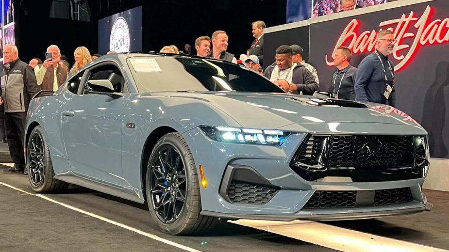 Ford revela o primeiro modelo de corrida do Mustang de nova geração