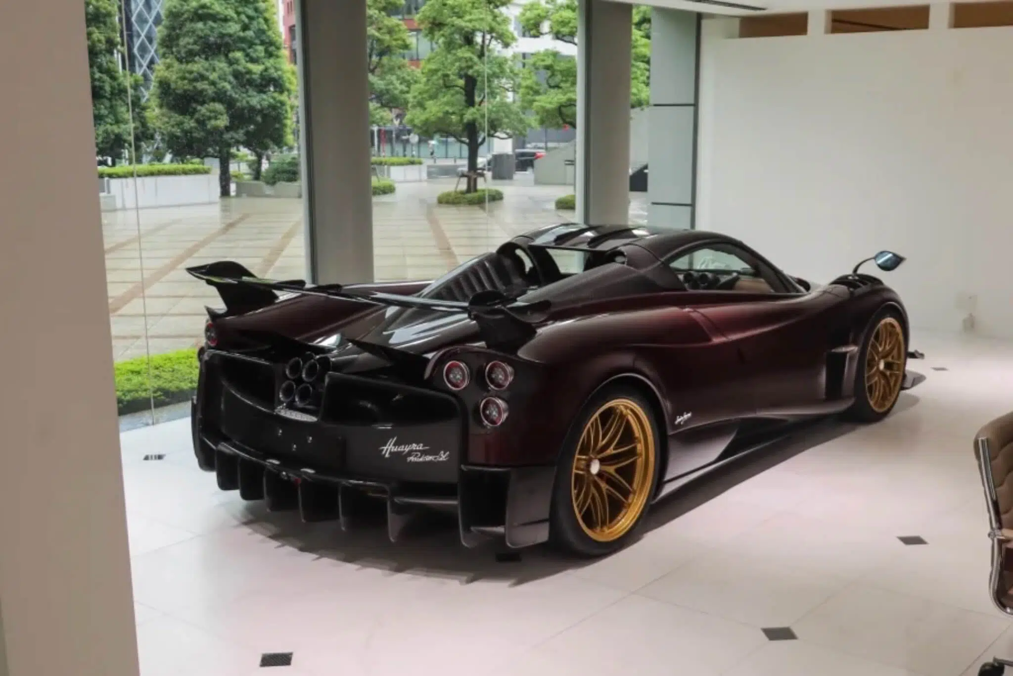 Pagani Huayra Roadster BC traseira