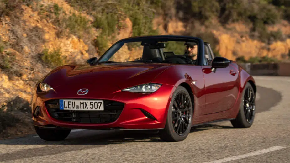 Mazda MX-5 vista dianteira 3/4