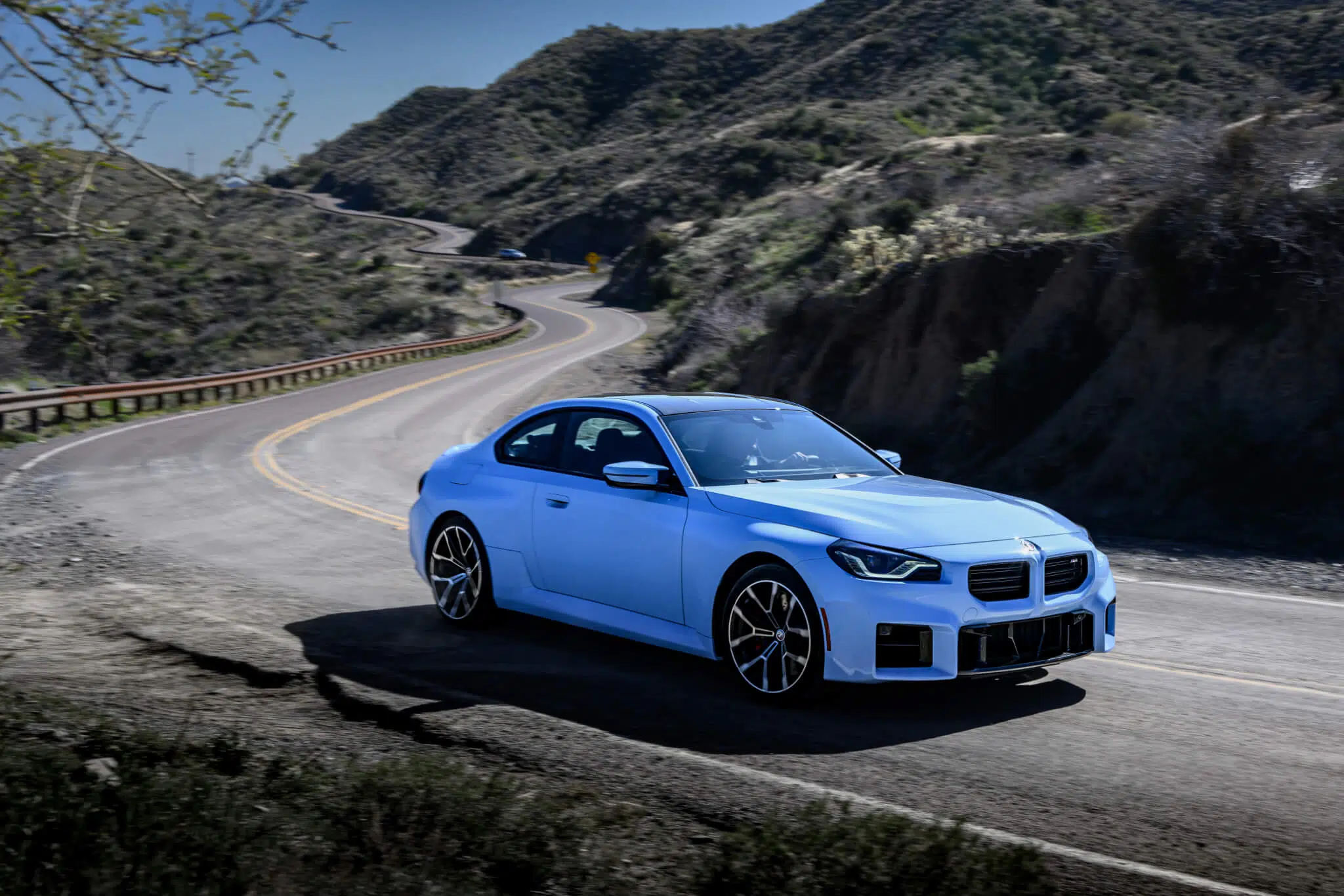 BMW M2 2023 perfil