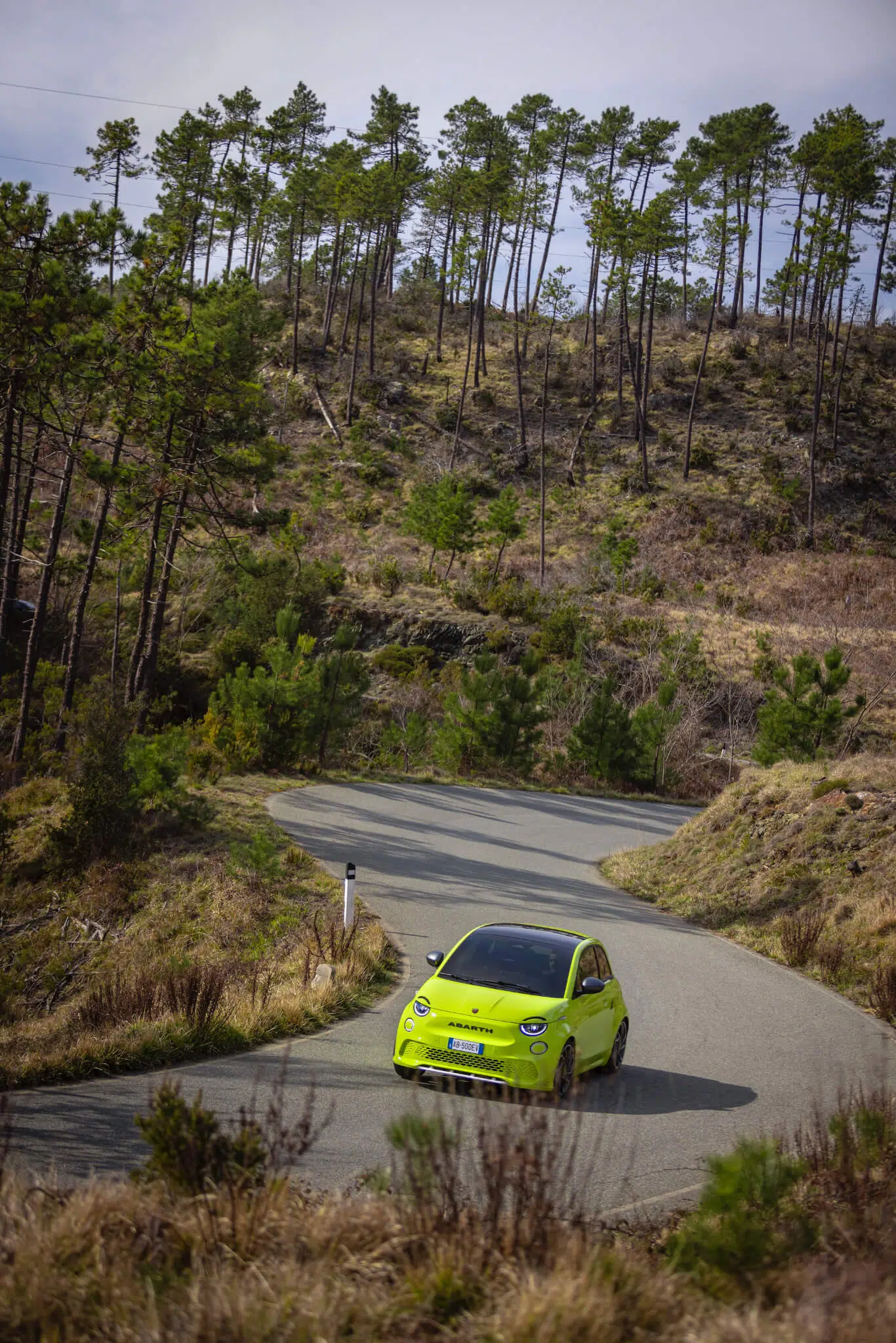 Abarth 500 na estrada, frente