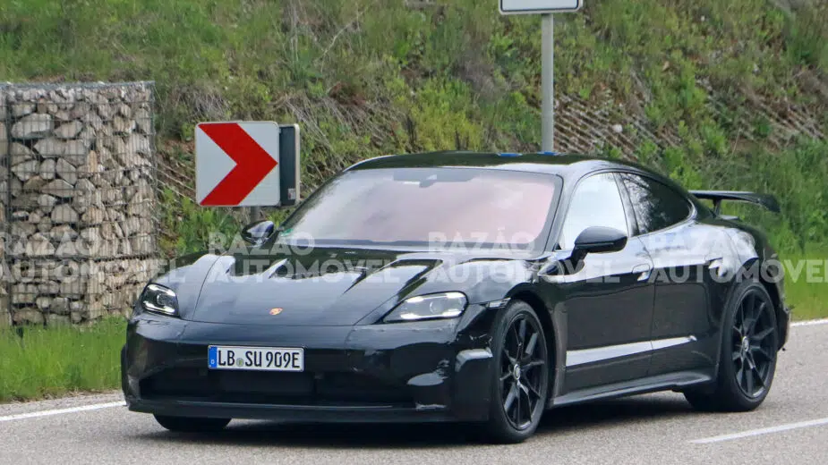 Fotos Espia Porsche Taycan Turbo GT - 3/4 de frente