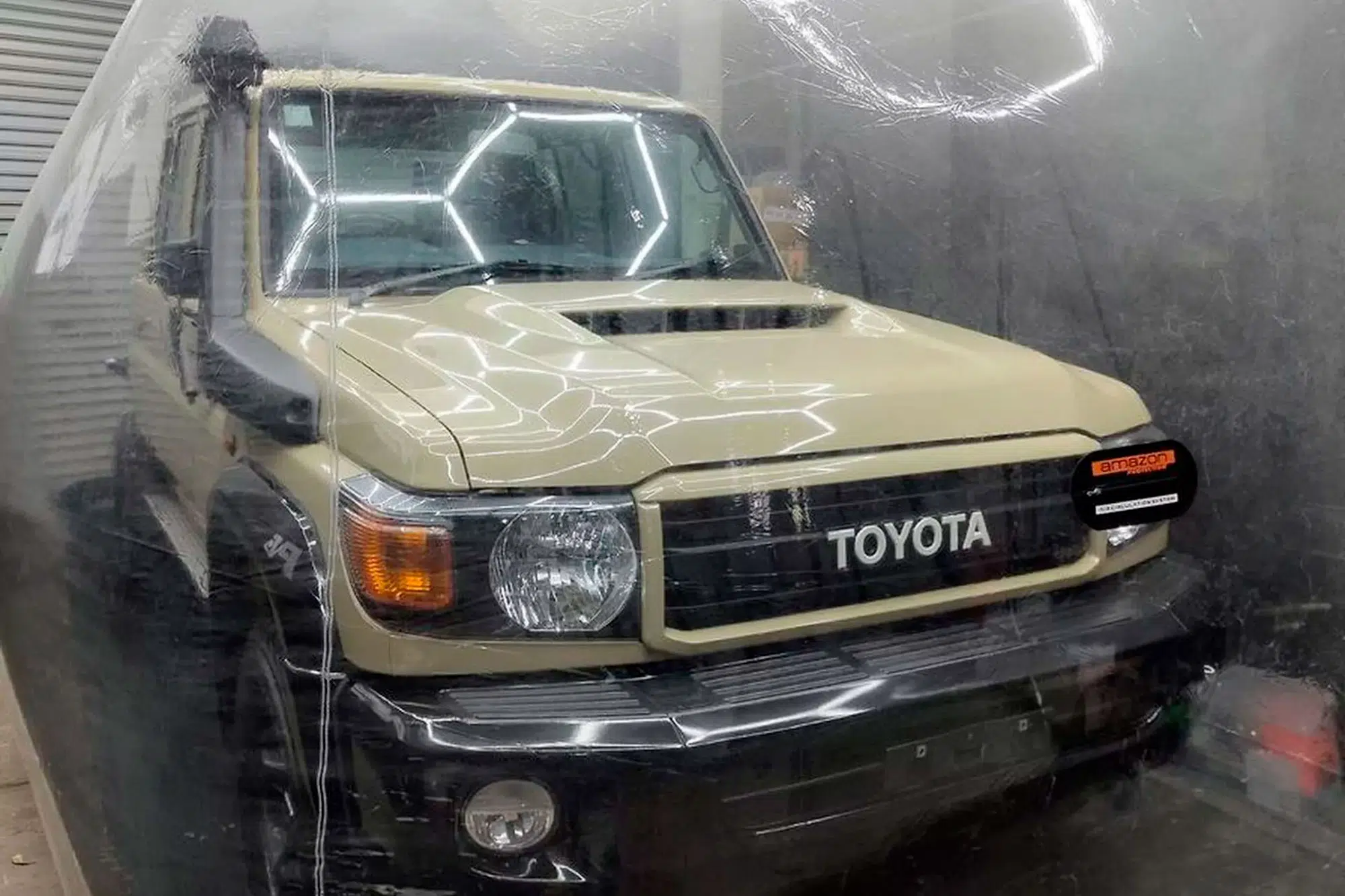 Toyota Land Cruiser - 3/4 frente bolha