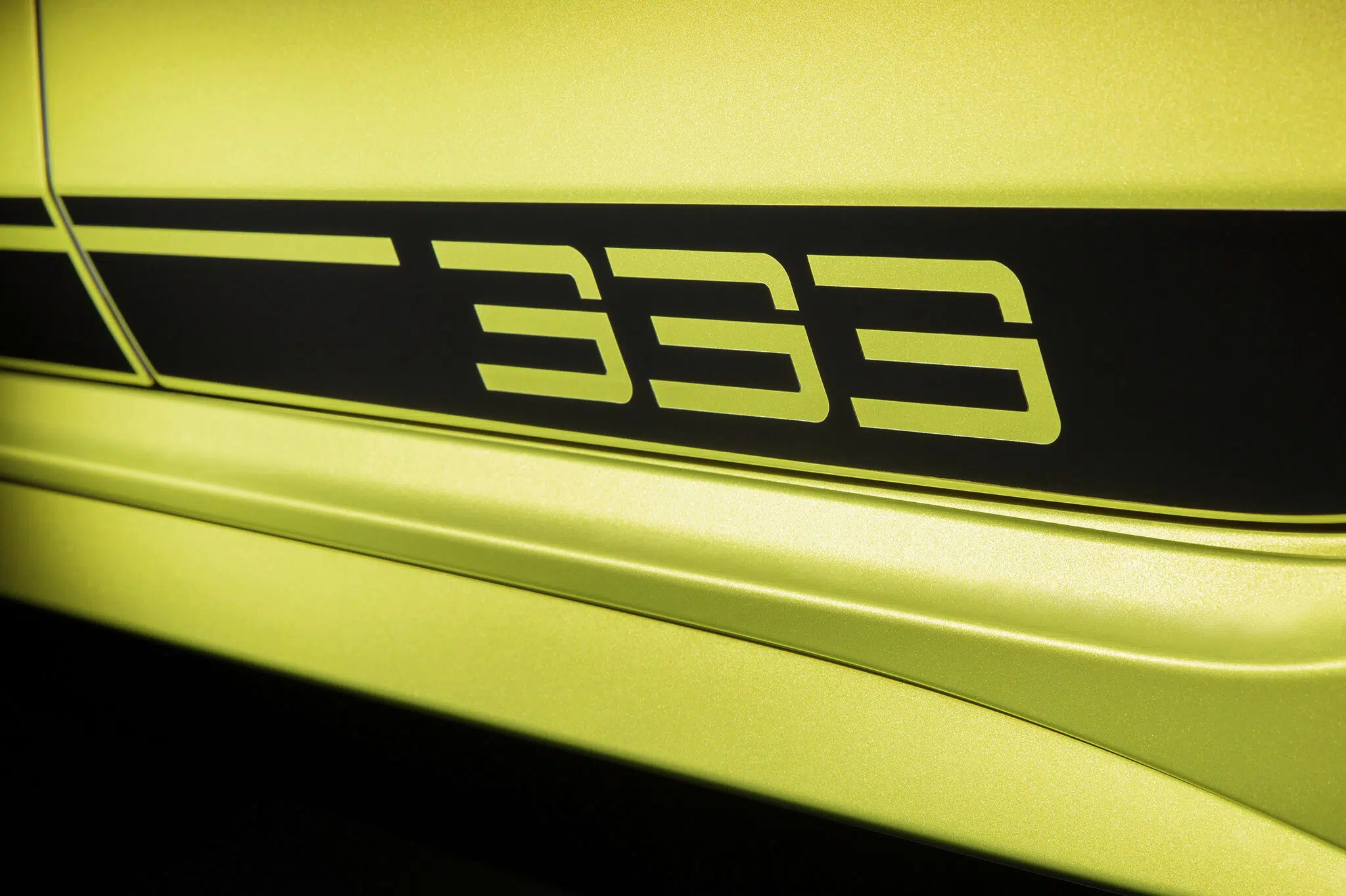 Volkswagen Golf R 333 logo da versão