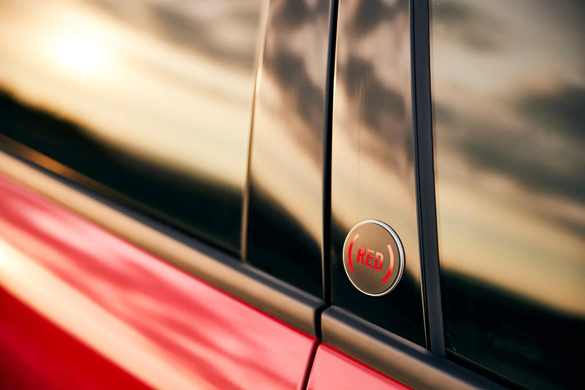 Fiat 600e (RED) logótipo