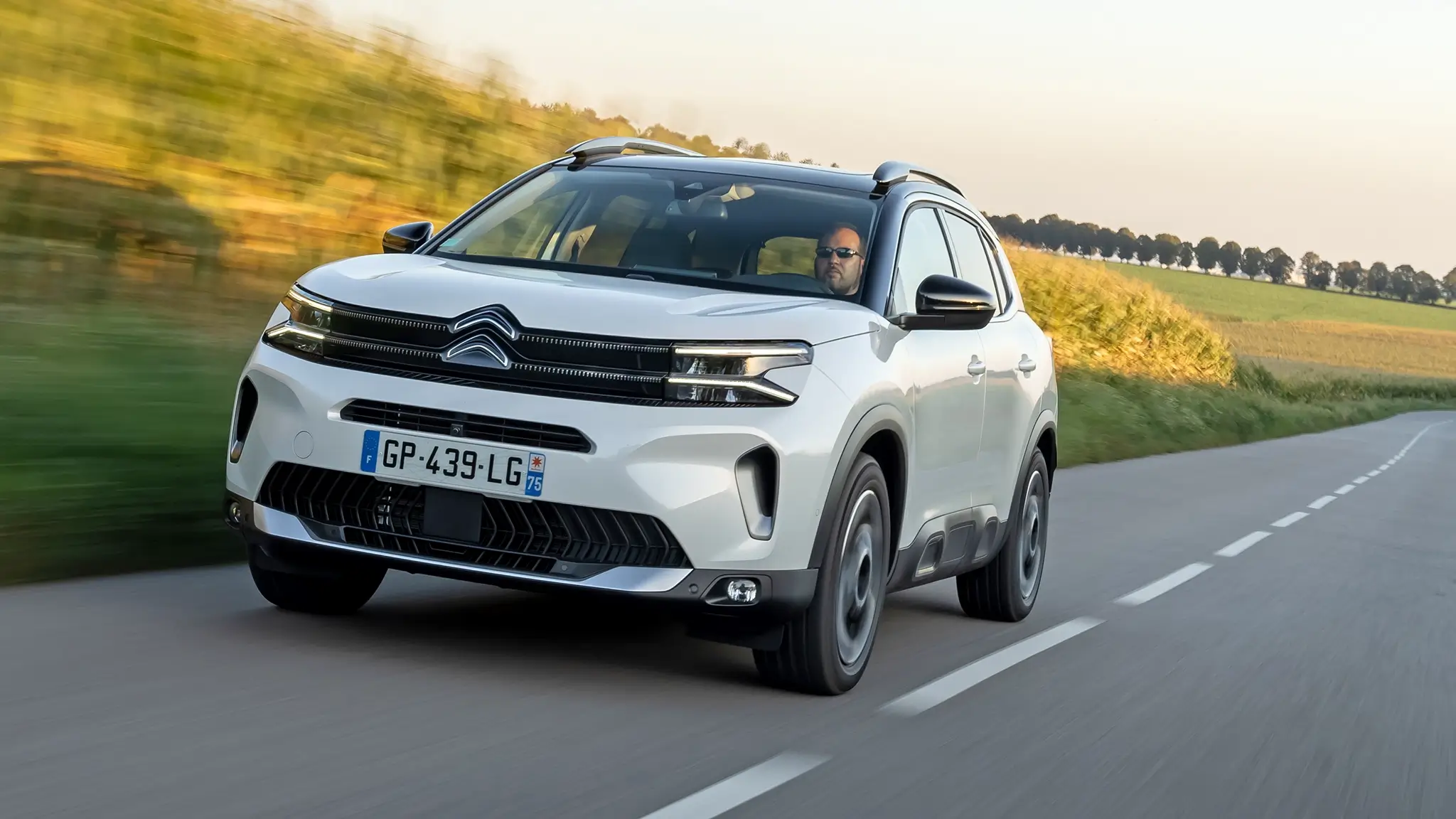 Russos voltam a produzir Citroën C5 Aircross com a ajuda de construtor chinês