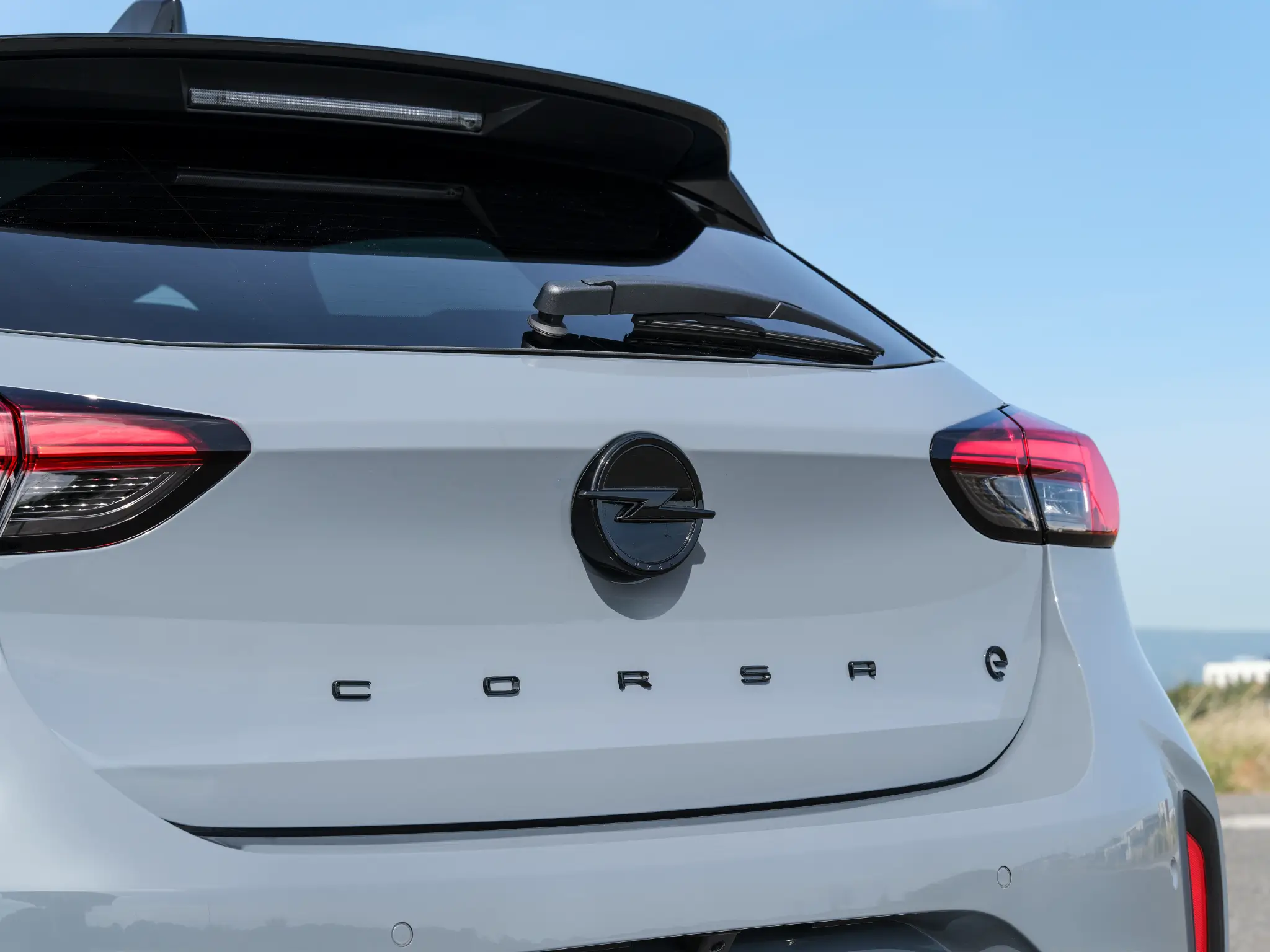 Nova geração do Corsa será lançada em 2019 e terá versão elétrica