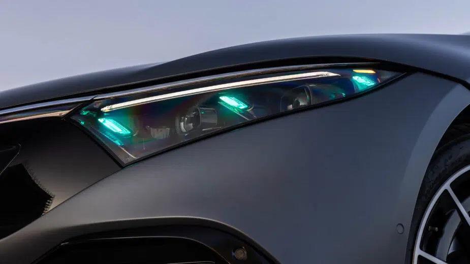 Mercedes-Benz iluminação turquesa