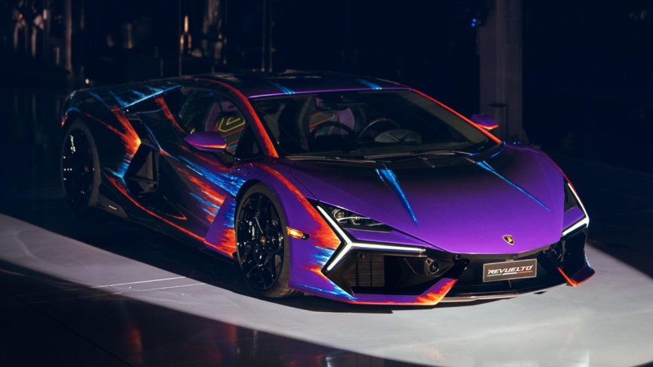 Nem imagina quantas horas foram precisas para pintar este Lamborghini Revuelto