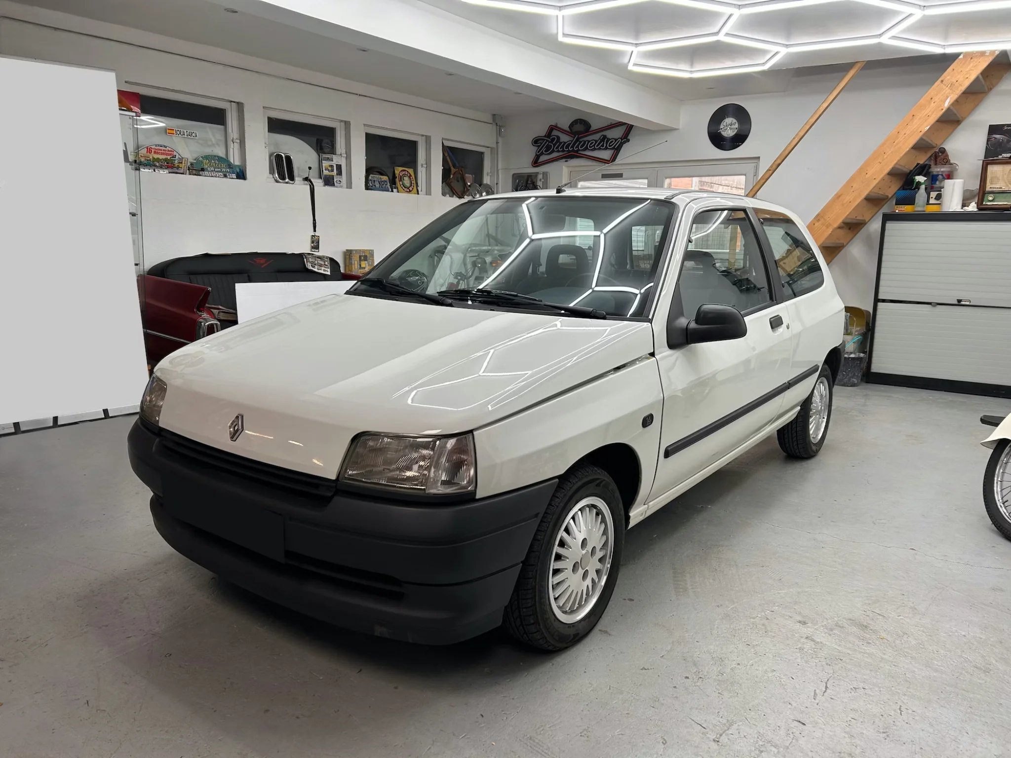 Quanto vale um Renault Clio de 1991 com menos de 1000 km?