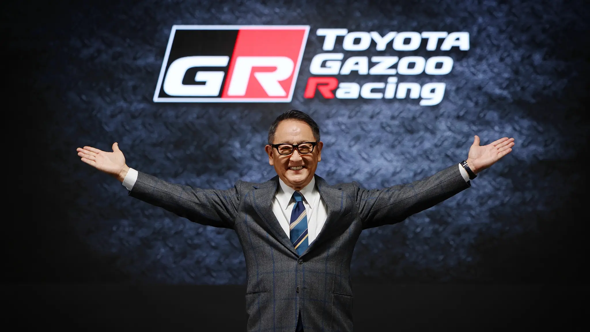 “Vamos continuar a fazer motores”. Akio Toyoda manda recado a toda a indústria