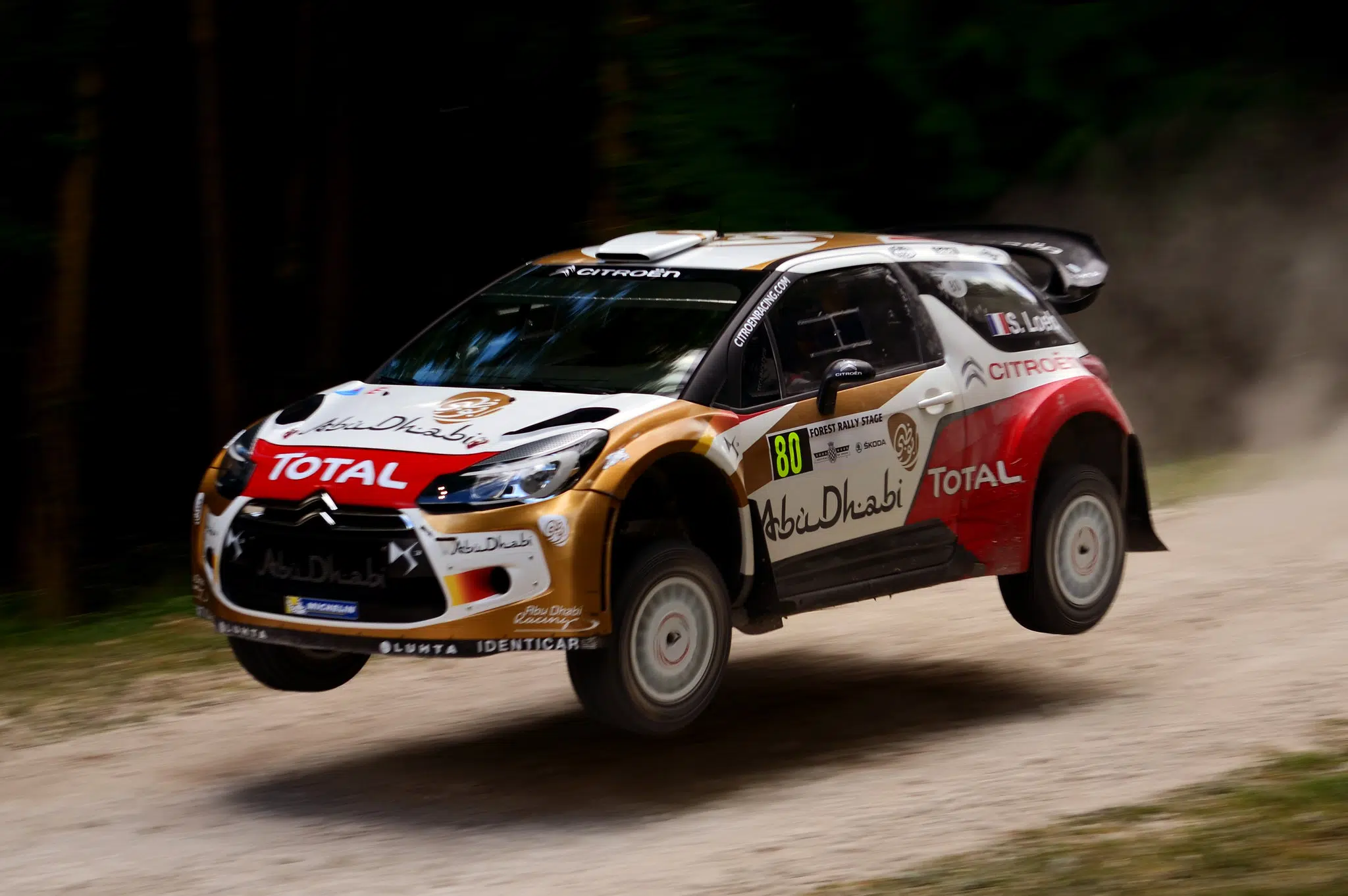 Citroën DS3 WRC de Sébastien Loeb, a saltar