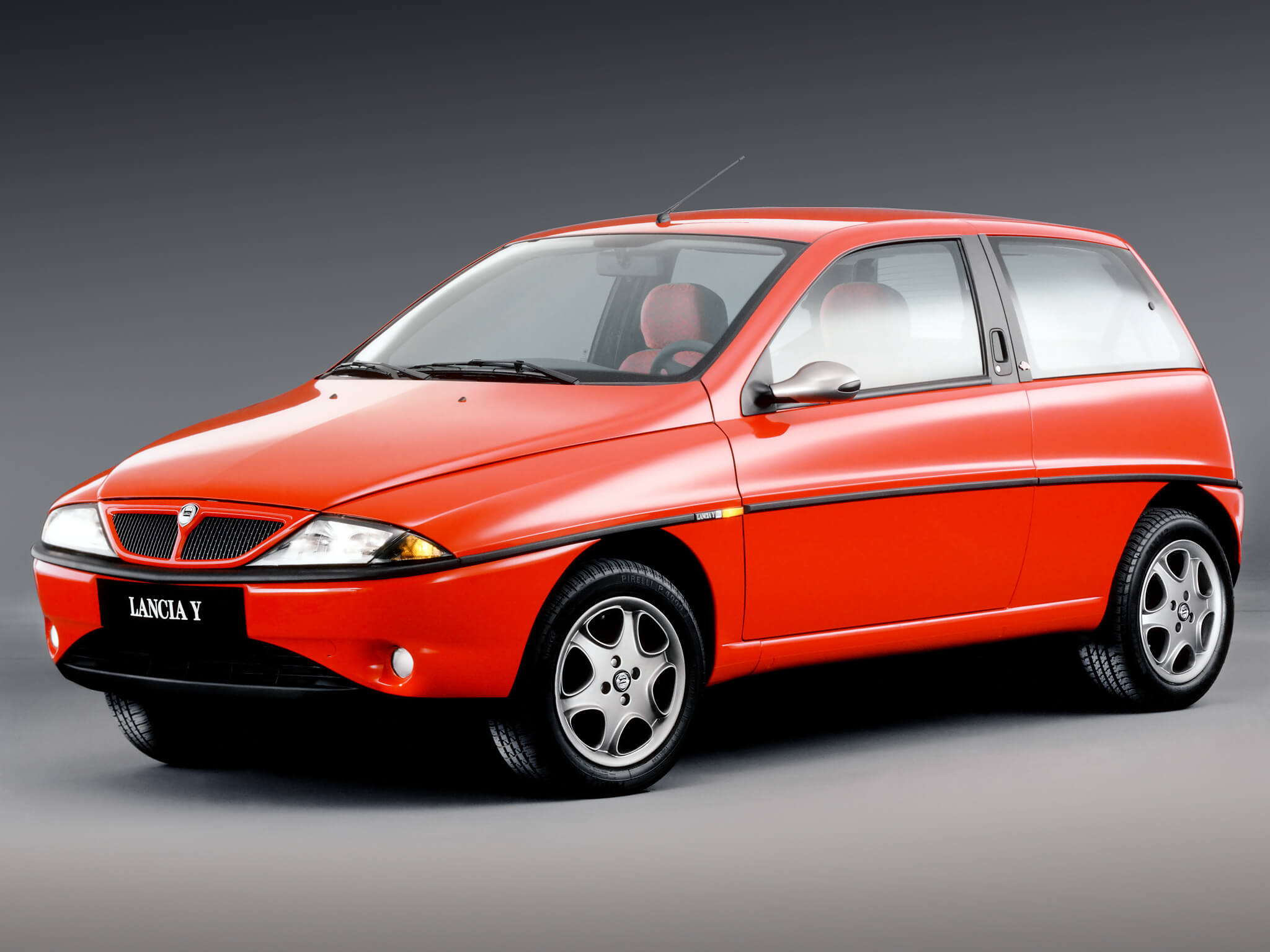 Anos 90. Até a Lancia considerou um rival para o Tigra e o Puma