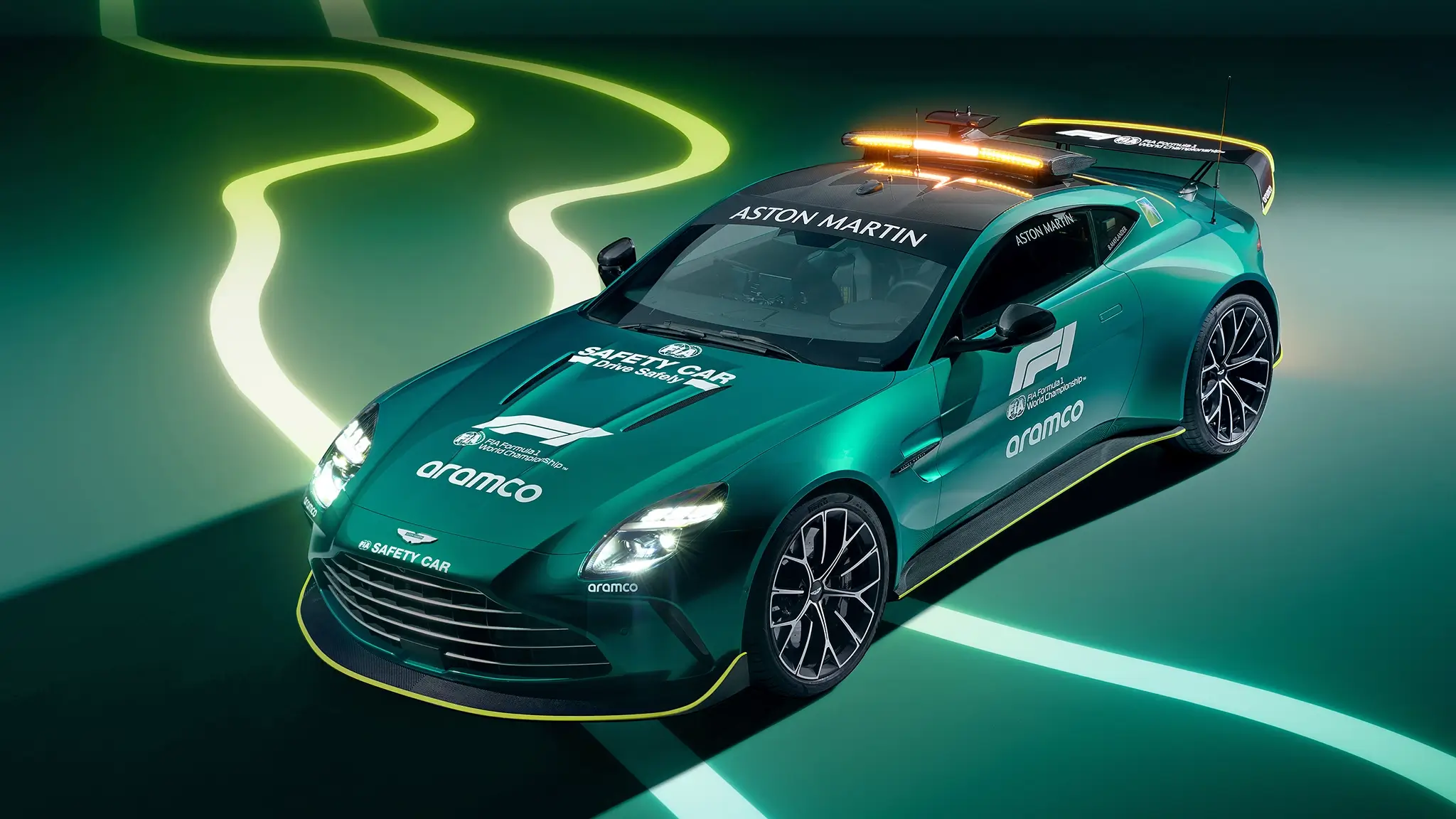 Aston Martin renovou o Safety Car da F1 com o novo Vantage