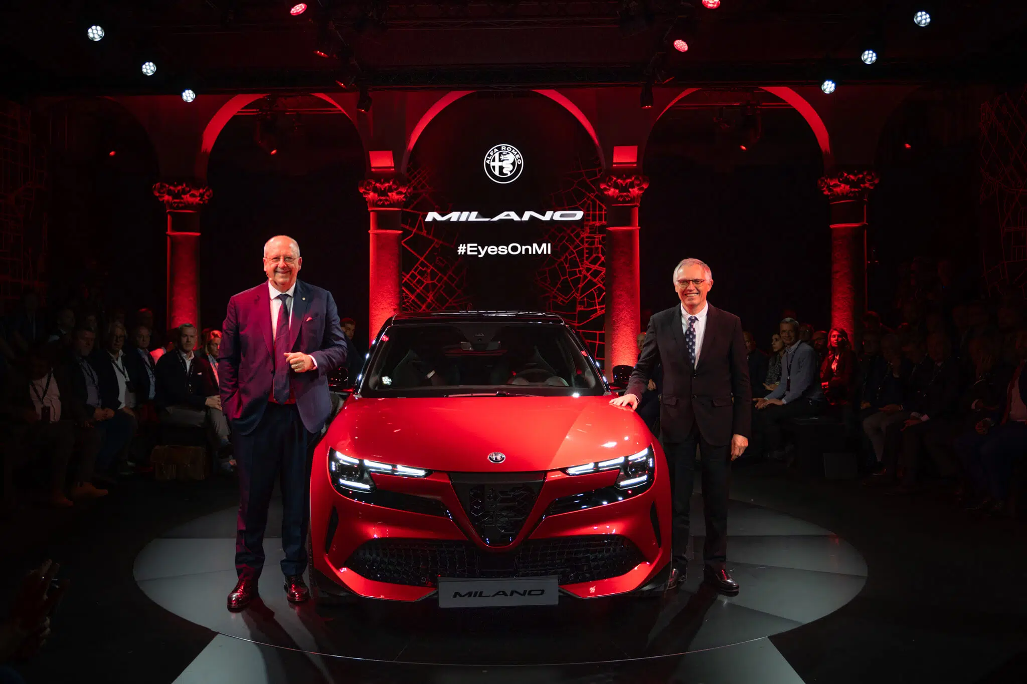 Jean-Philippe Imparato e Carlos Tavares na apresentação do Alfa Romeo MIlano