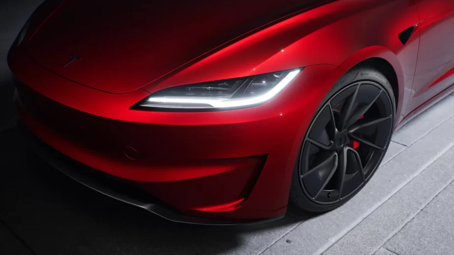 Model 3 Performance - detalhe da ótica