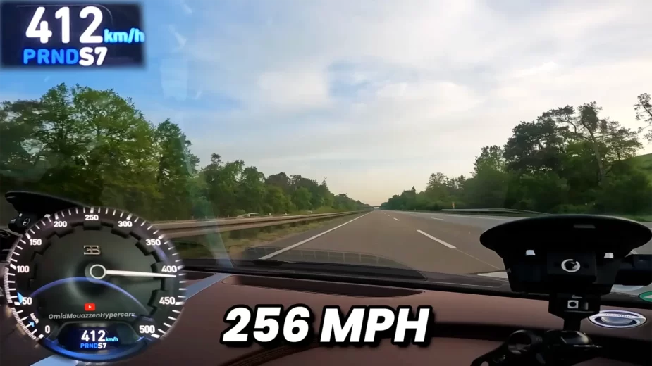 Bugatti Chiron na autobahn