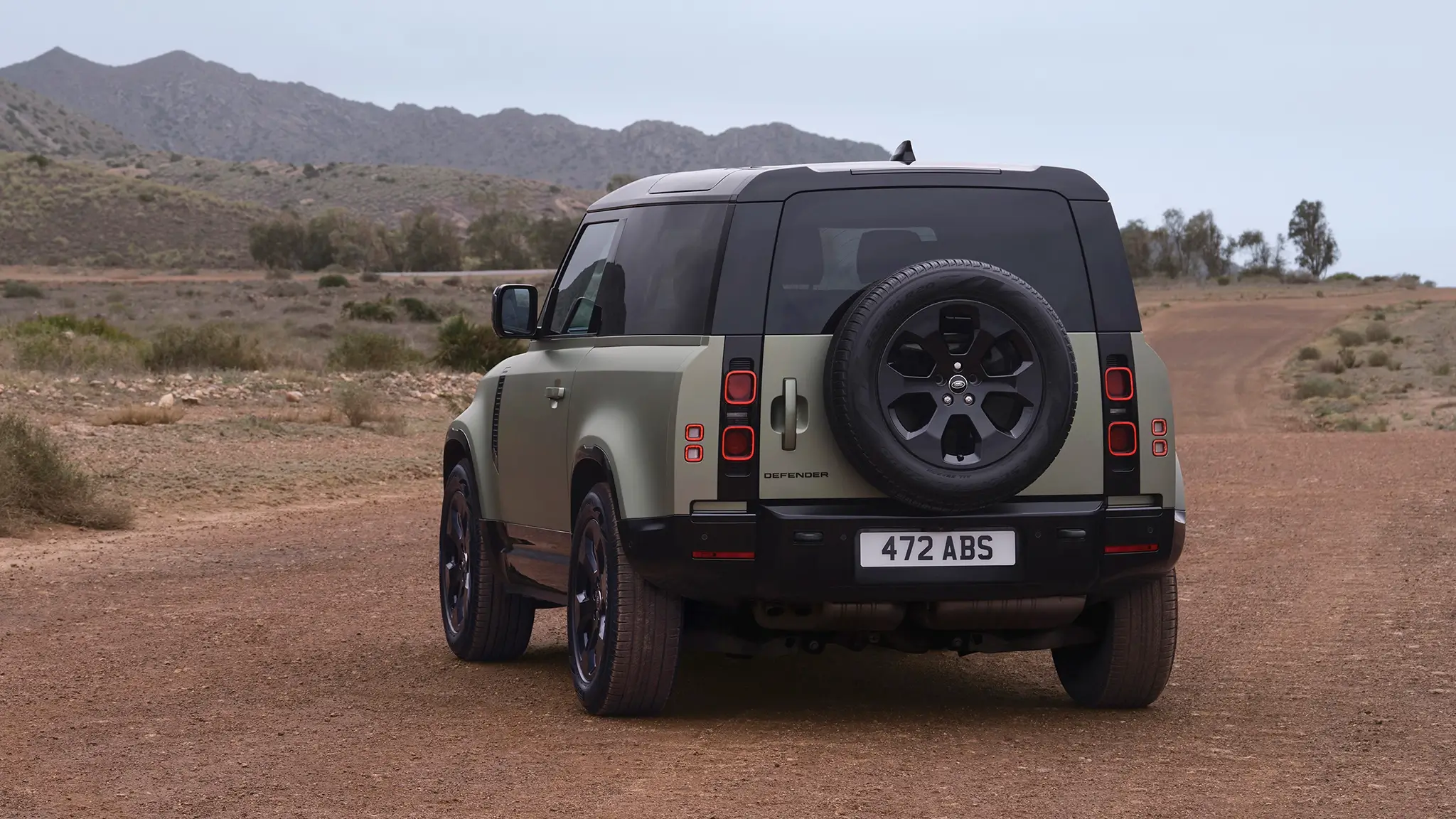 JLR Defender 90 - Traseira