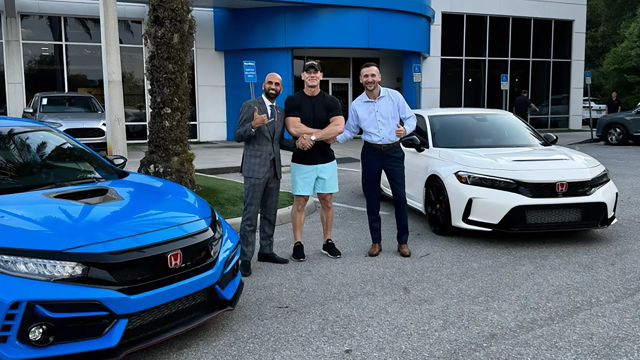 John Cena: “Levei o Honda Civic Type R à revisão e trouxe o novo”