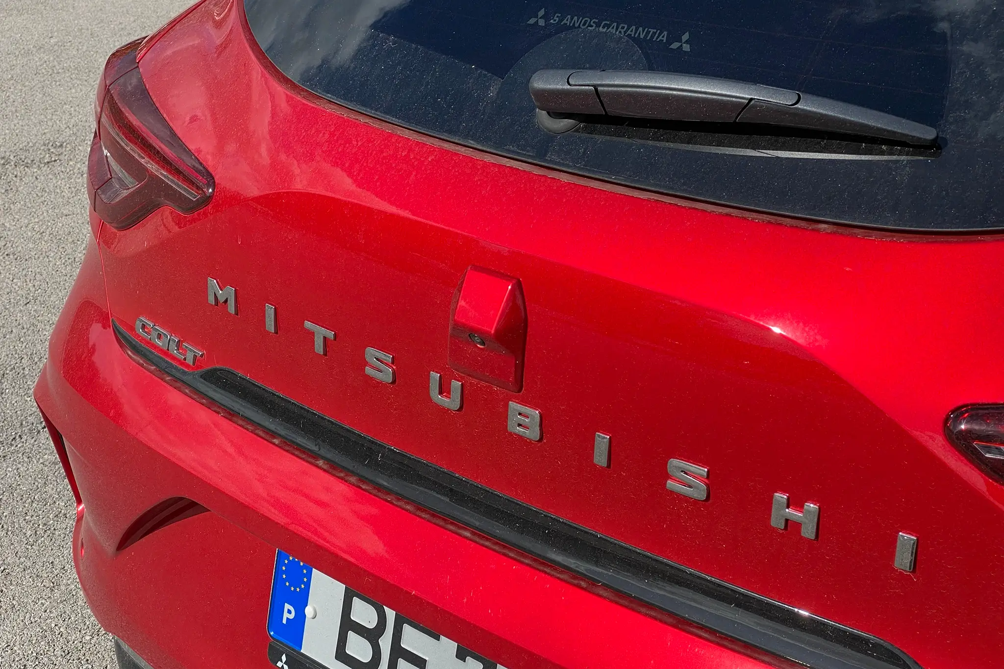 Mitsubishi Colt - logótipo Mitsubishi