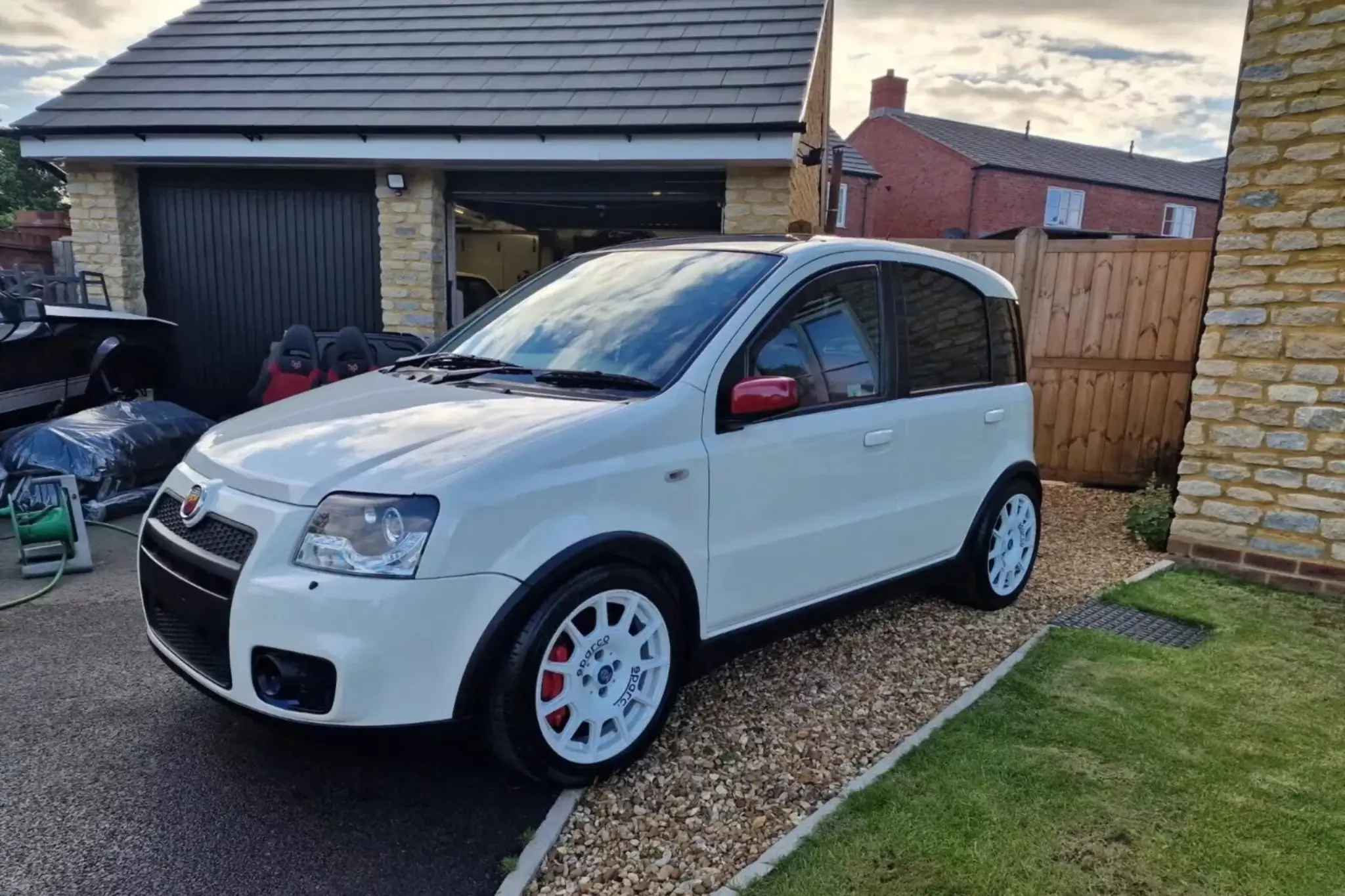 FIAT Panda com ADN de Abarth 595? Só mesmo no Ebay