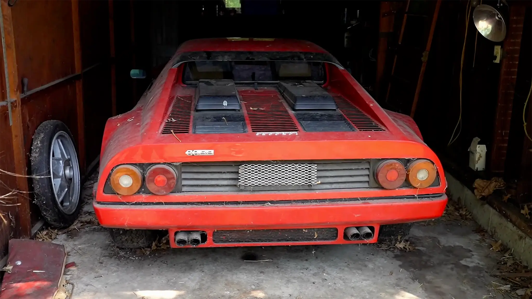 Este Ferrari esteve “esquecido” numa garagem durante 28 anos