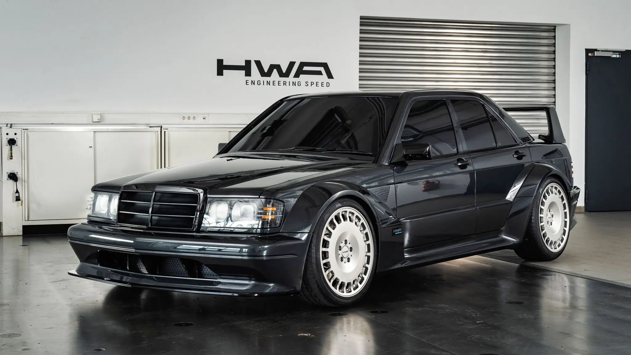 Este Mercedes-Benz 190E (W201) vale mais de 700 mil euros