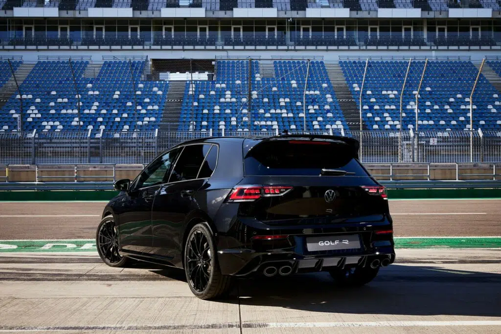 Volkswagen Golf R Black Edition - traseira