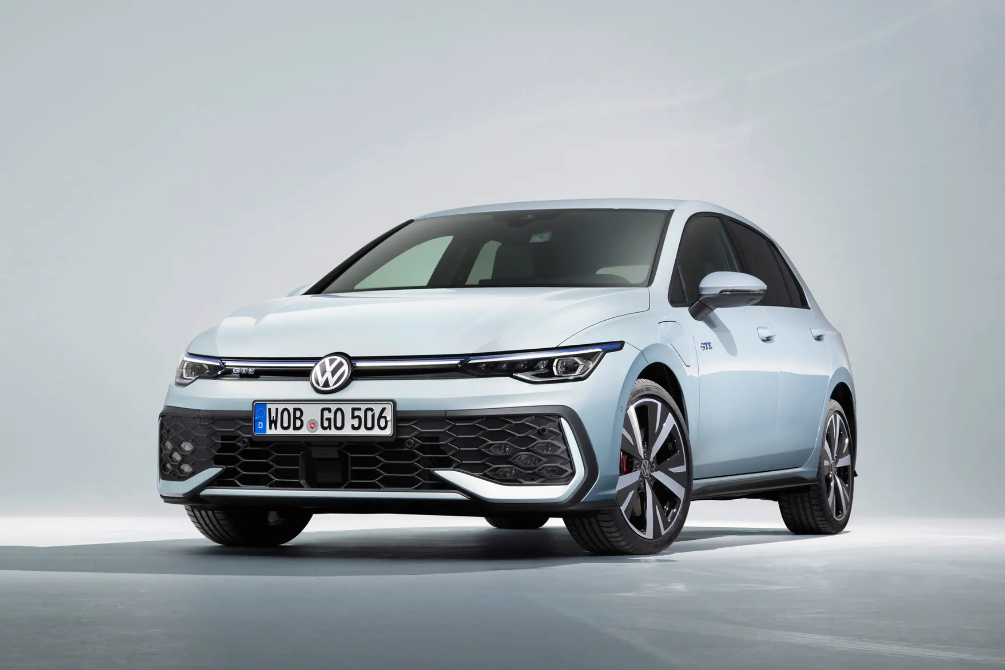 Volkswagen Golf eHybrid e GTE já disponíveis. Todos os preços