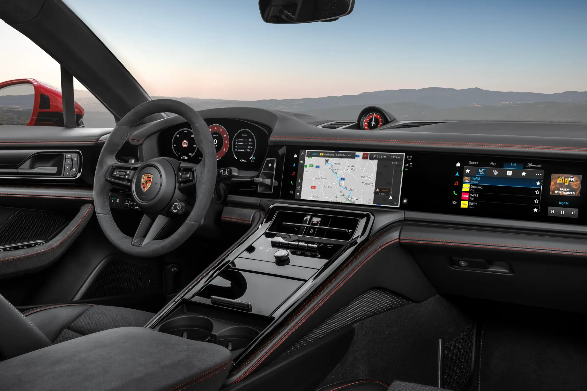 Panamera Turbo S E-Hybrid interior