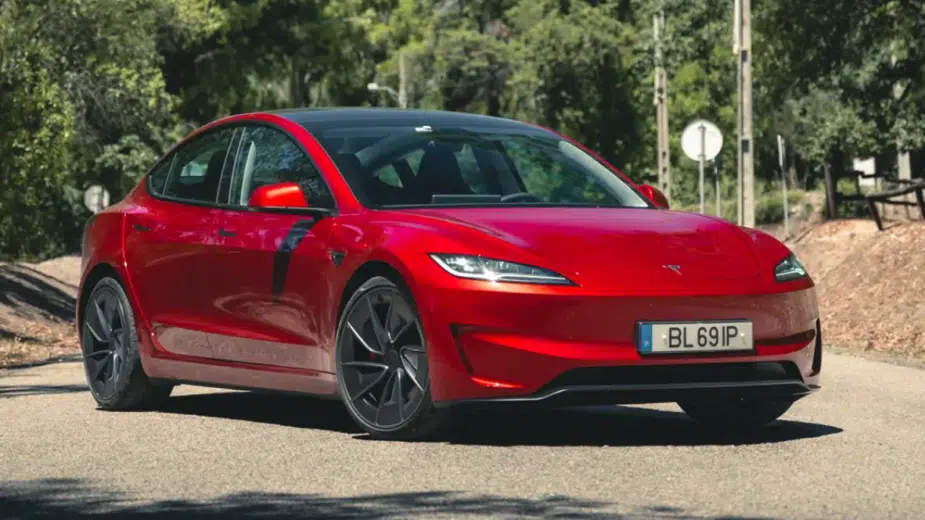 Pensem duas vezes antes de comprar o Tesla Model 3 Performance