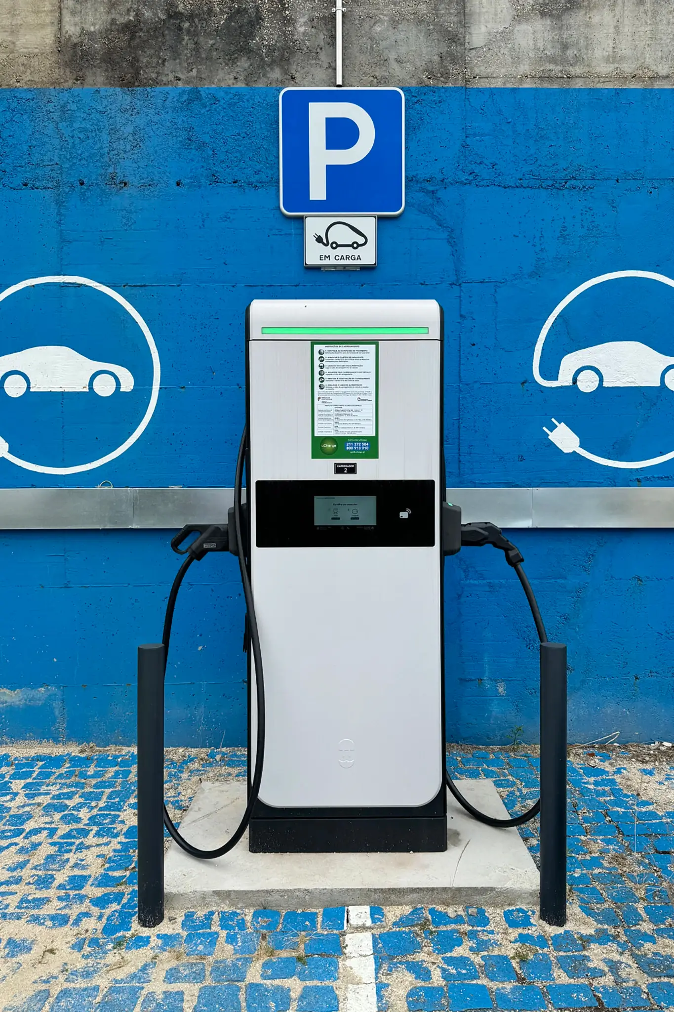 Carregador público de automóveis elétricos