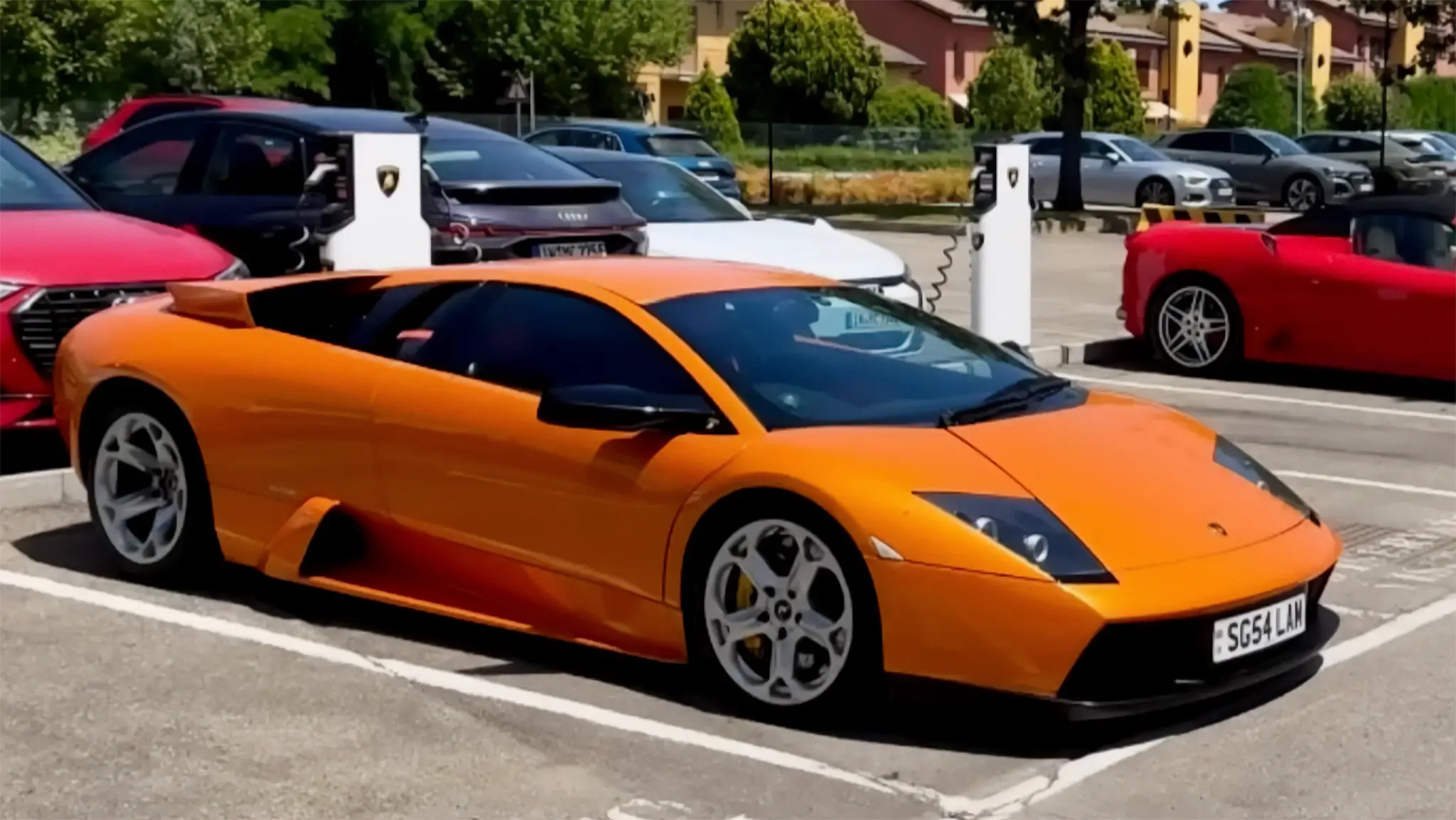 Nem imaginam quantos quilómetros tem este Lamborghini