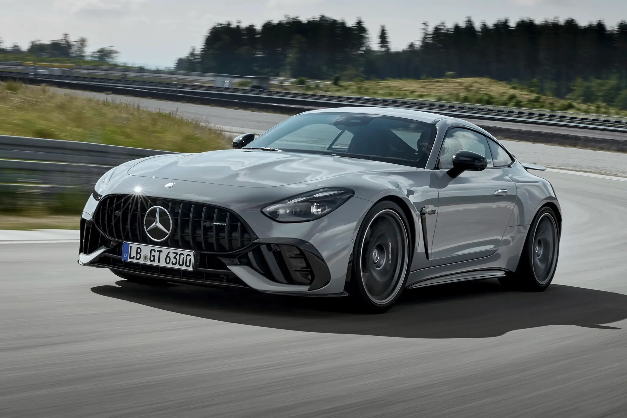 AMG GT PRO - 3/4 de frente